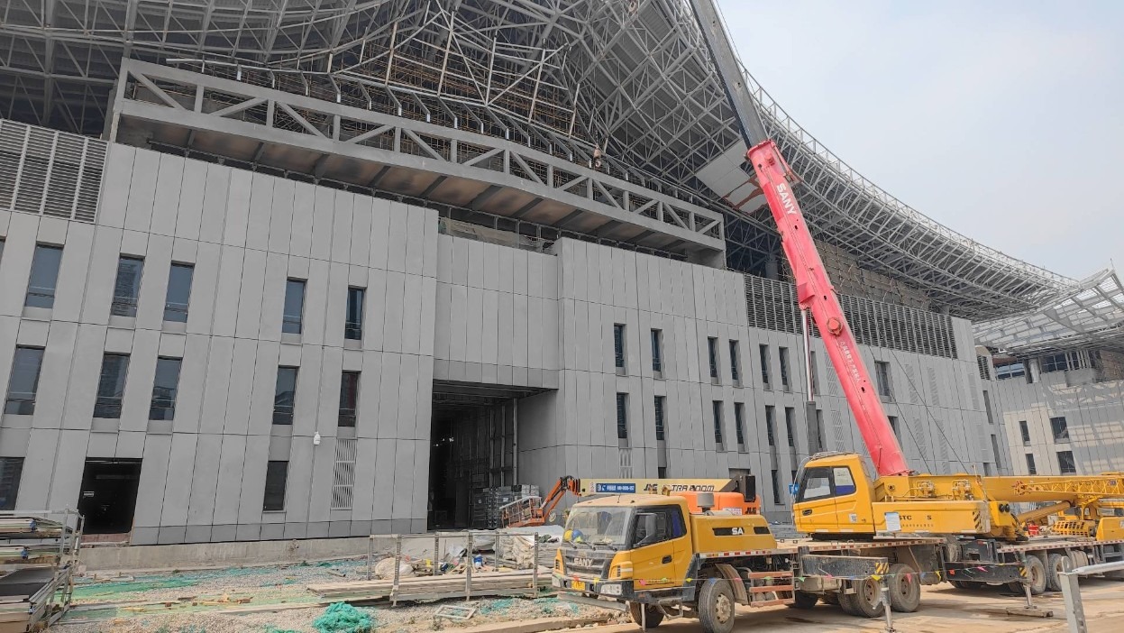 厦门新国际会展中心外立面UHPC装饰板