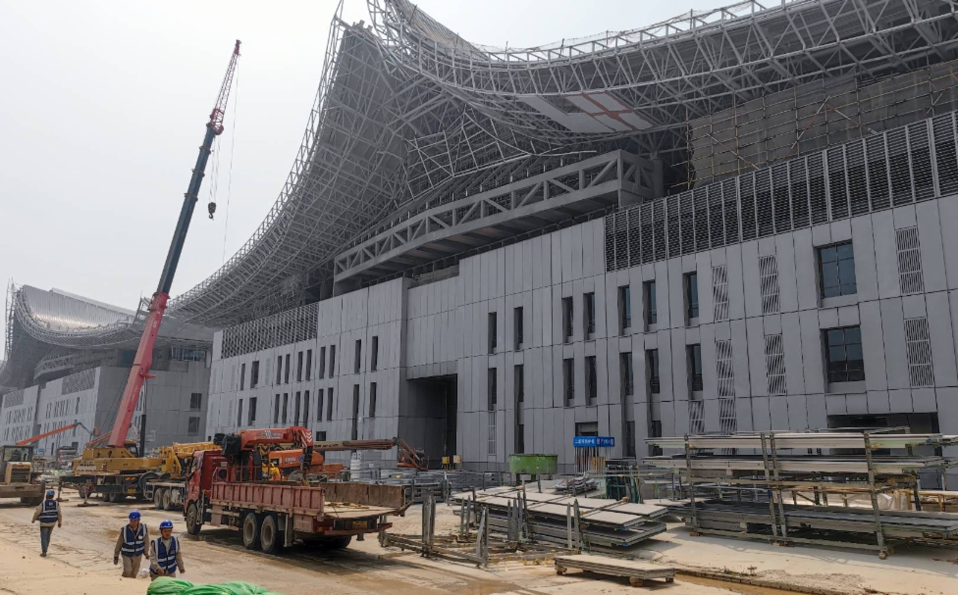 深度解析UHPC真空浇铸建筑幕墙