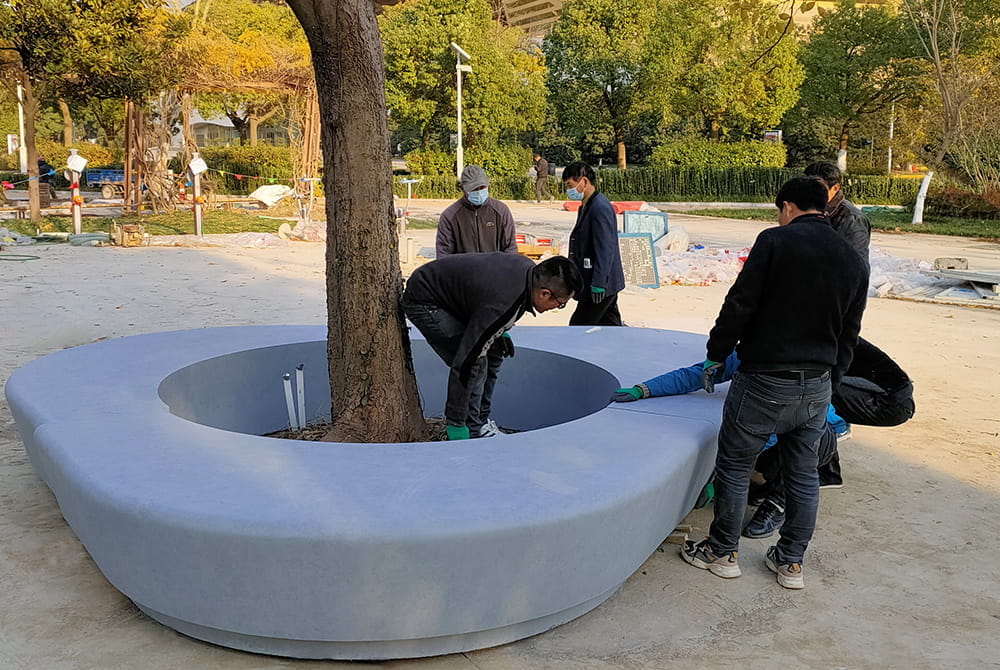 太湖广场三角造型树池
